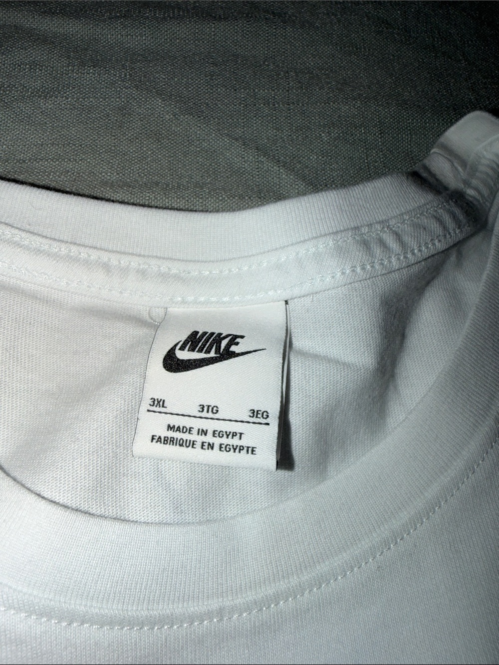 Nike White Short-Sleeve Sportswear Logo Tee - Picture 3 of 5